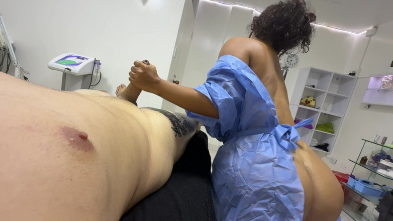 SENSESEX: Masseuse Allows Me to Touch Her Ass Real Video