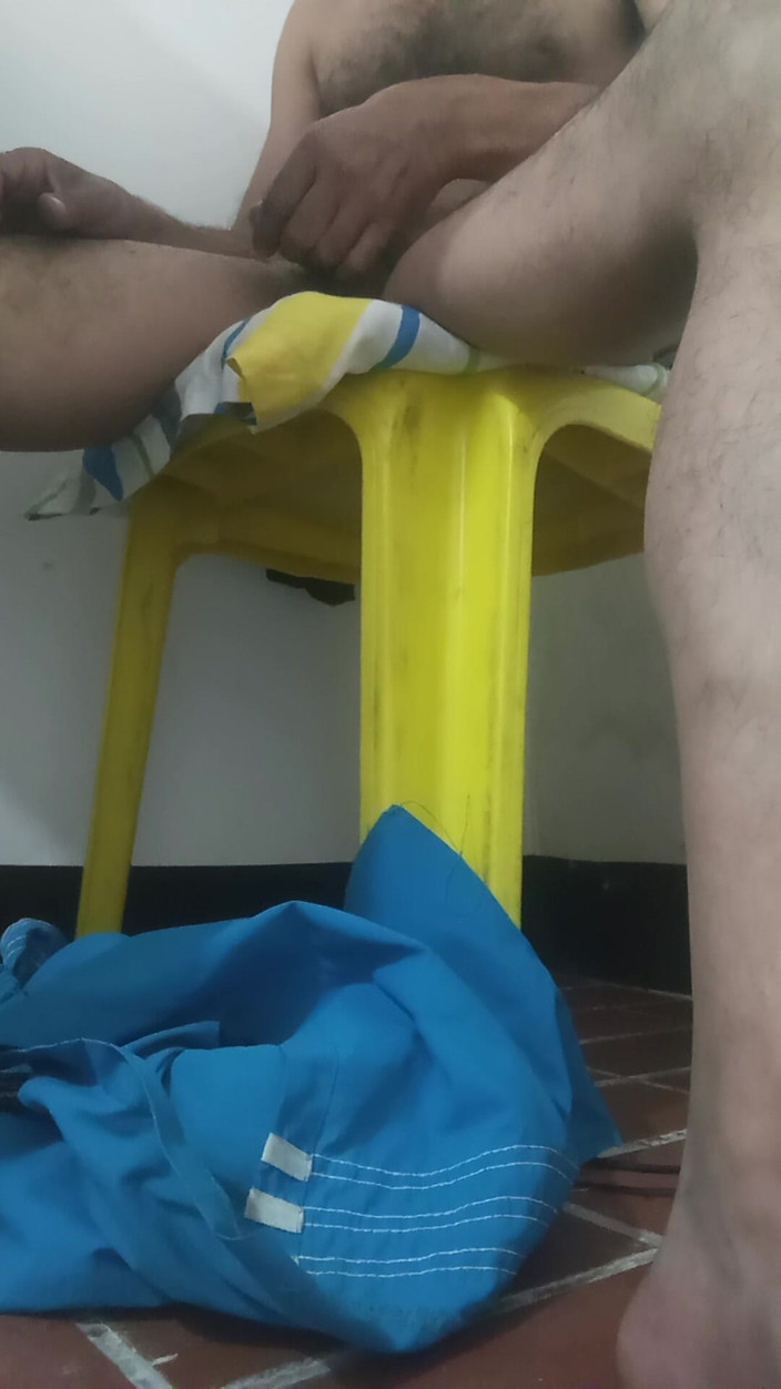 Jhonbahh: Osamělý a nadržený Latino