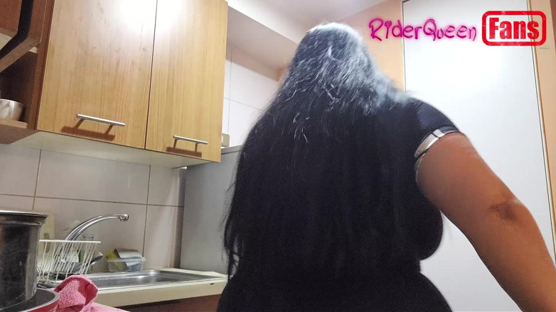 Riderqueen: Videos para fanáticos: un joven enmascarado me folla en la...