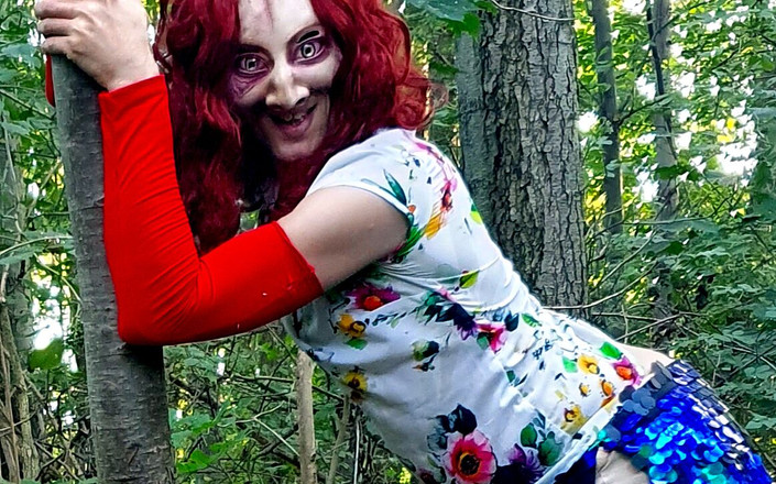 Demon Bitch: Gorąca napalona dzika demon dziwka Mająca poważną zabawę sama w...