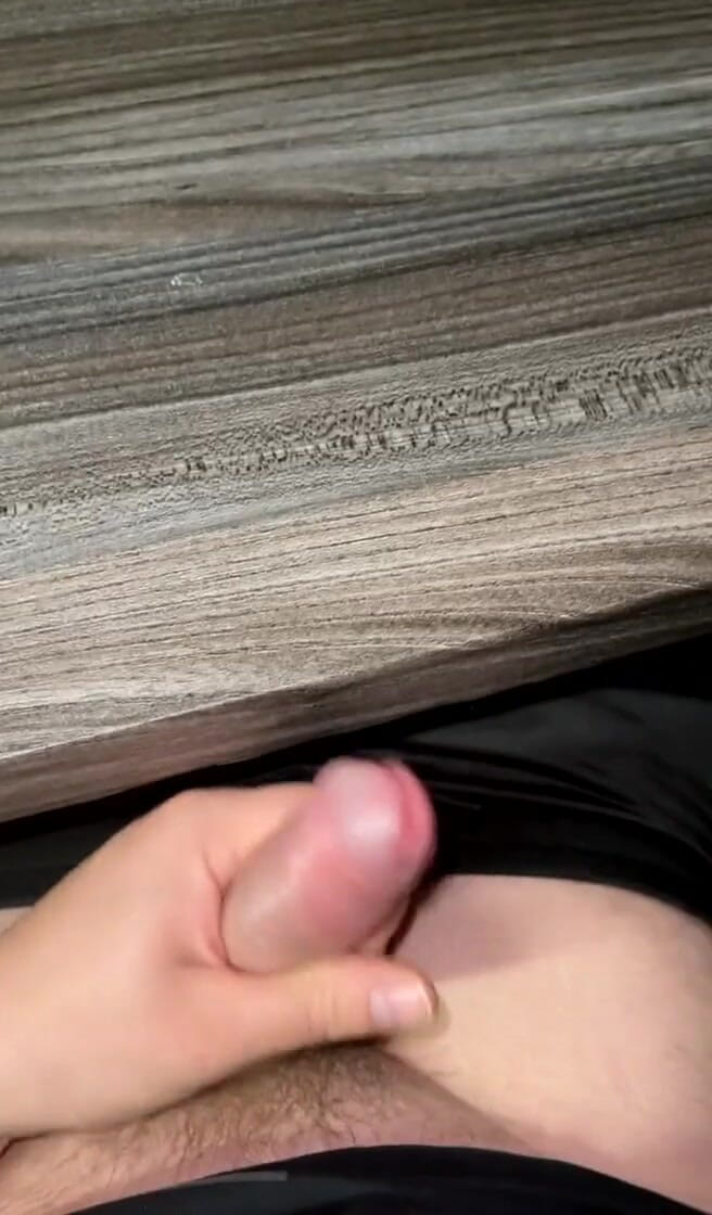 jay jenson: बार में लंड हिलाना जोखिम भरा है