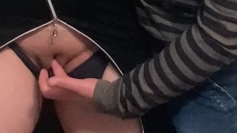 PriyaNaavya: Omg!!! Estranho no metrô lotado - dedilhado na buceta