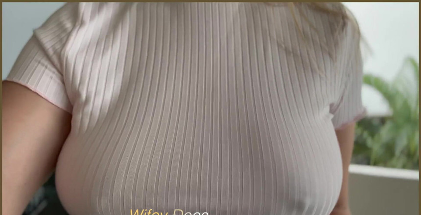 Wifey Does: Skákání na trampolíně bez podprsenky. Snažím se vám přinášet kvalitní...