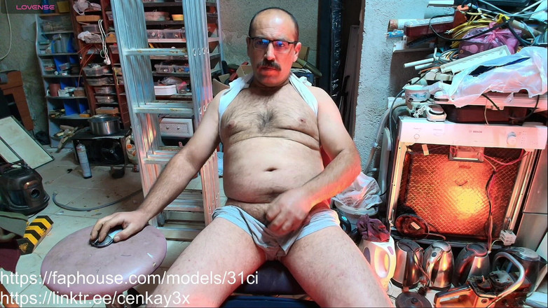 CenkAy: Stăpânul nu pierde țigările