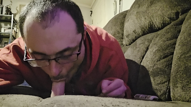 Little Donovan: 我吹我的假阳具