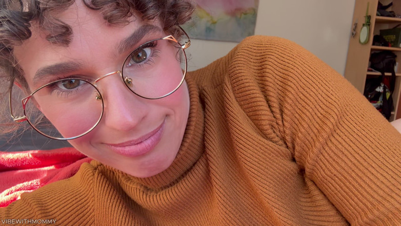 VibeWithMommy: Don't Creampie Your Best Friends Stepmom!
