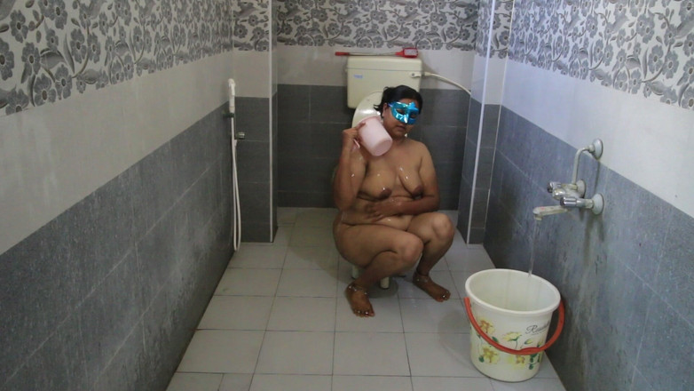 Desi Homemade Videos: Douche indienne d'une bhabhi desi sexy