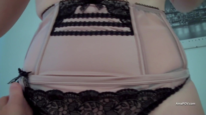 AmaPOV: Ik mag netkousen en lingerie in roodharige babe neuken en...