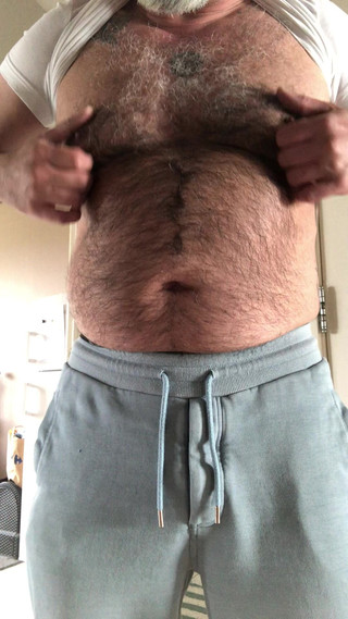 HungryMonsterBear: Monsterbear zu hause