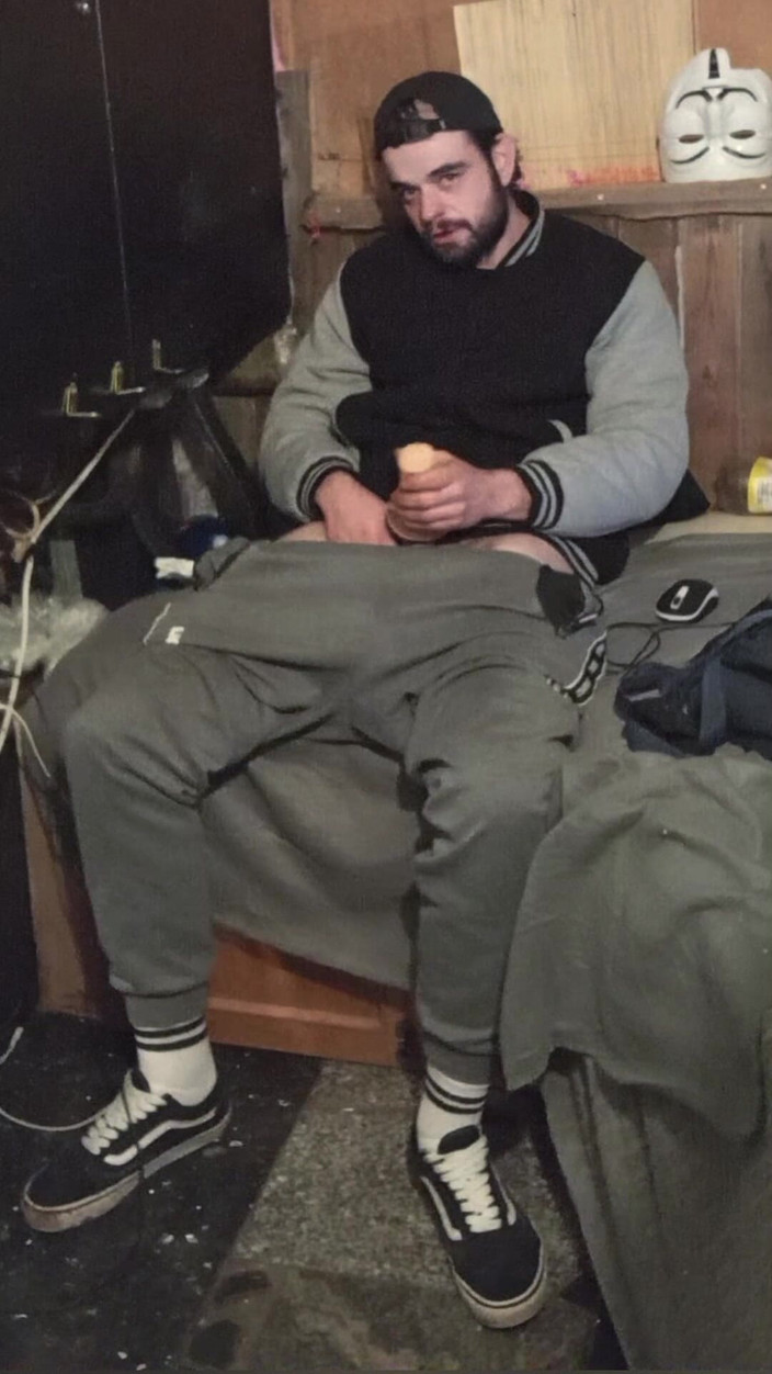 jerkofflover: オナニーしに行く場所で中出しし、作った動画の前にプラスしてコントロール