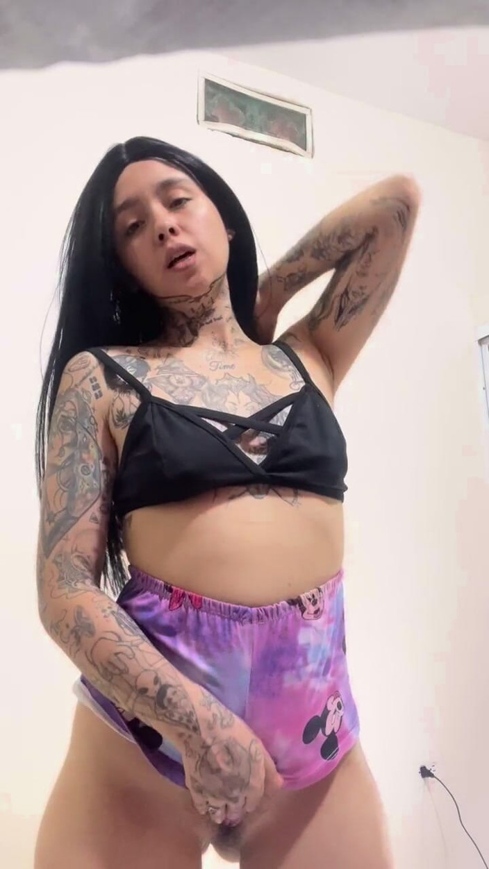 Dalyla: Niesamowita kobieta Cali gra w swoim pokoju