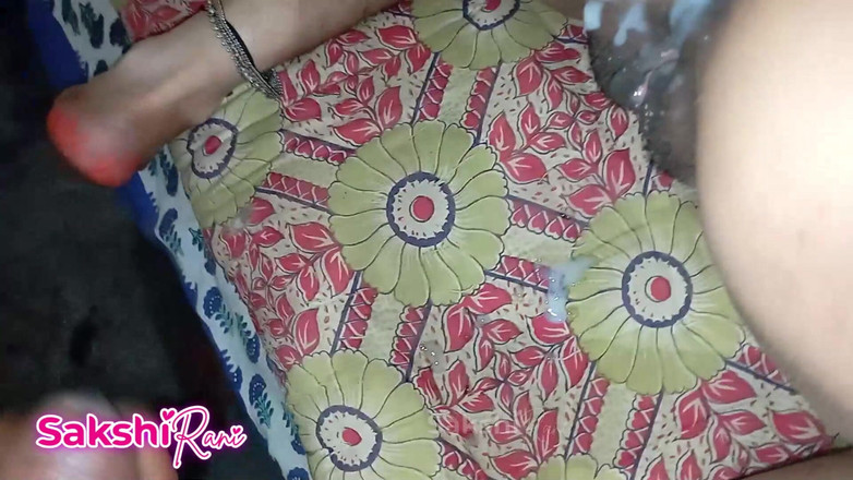 sakshi_raniii: Chiamato la mia ragazza a casa e l'ho scopata bene