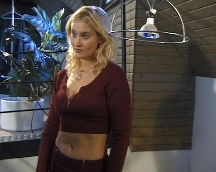 BB Video - Old School: Une MILF allemande amateur aux gros seins naturels se fait...