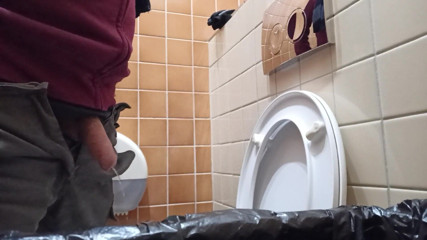 Kinky Guy: Pissing in Public Toilet