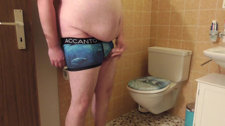 Pascal Dichter: Pasci Jerks in the Toilet