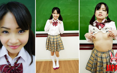 Japan Fetish Fusion: Momoka's Nipple Masturbation with Dildo in Classroom