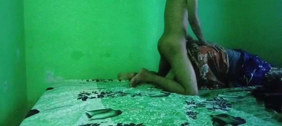 Famly sex: 義理のいとこたちの手はとても柔らかくて、震えが止まらなかった。