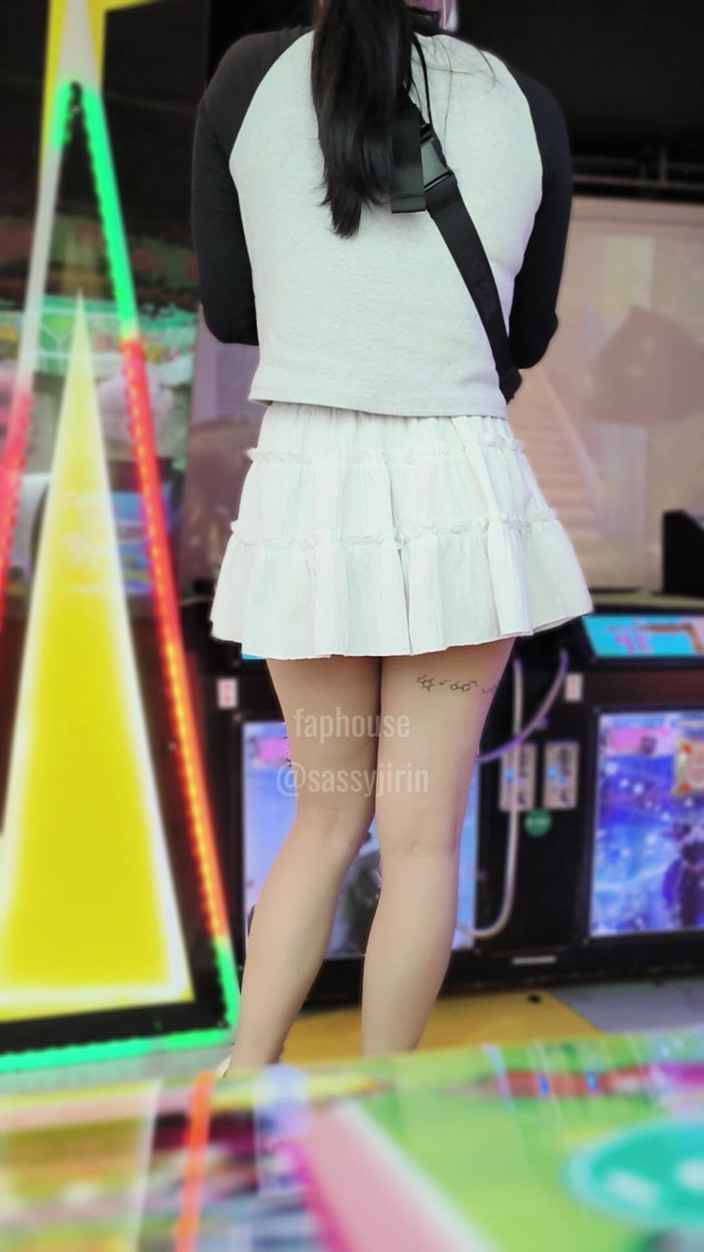 Caged sissy: Caged Sissy: Arcade 1. Versuch