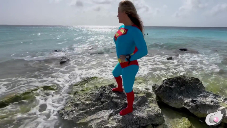 Mistress Pink Pearl: Supergirl trifft den geilsten Octopus in Bonaire