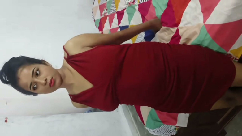 Lovely95: Saison 329. Une jeune bhabhi à gros nichons se baigne dans la...