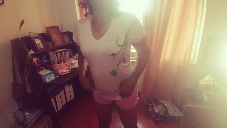 Tina Baby: 继女自拍继父牛奶视频