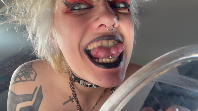 Glitterqueen1999: Vibratorqueen1999 Mund-Tour mit Mirror, schwarzer lippenstift