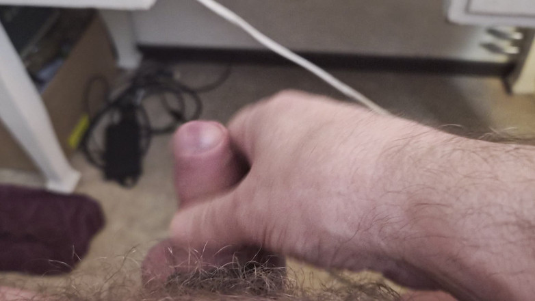 Pellefnatt: Il nonno si siede sulla sedia a sdraio e gioca...