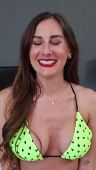 Ally Cooper 비키니 펠라
