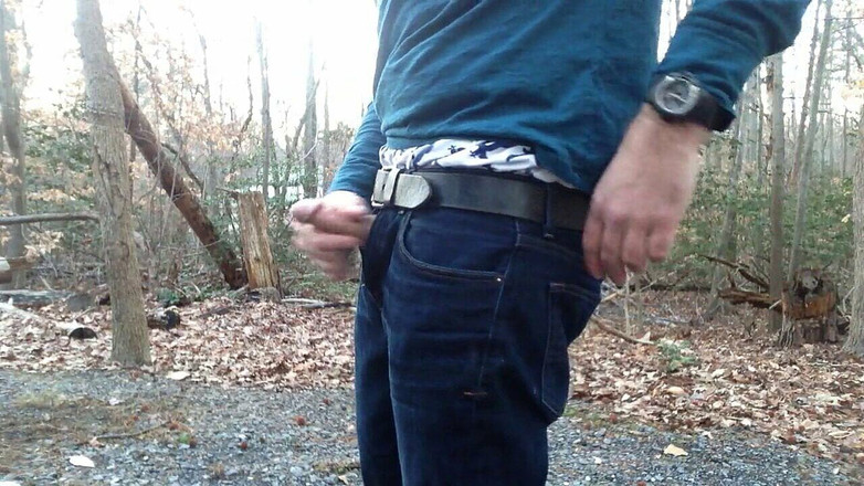 TJenner: कैंप ग्राउंड में हस्तमैथुन। पार्क में मंडरा।