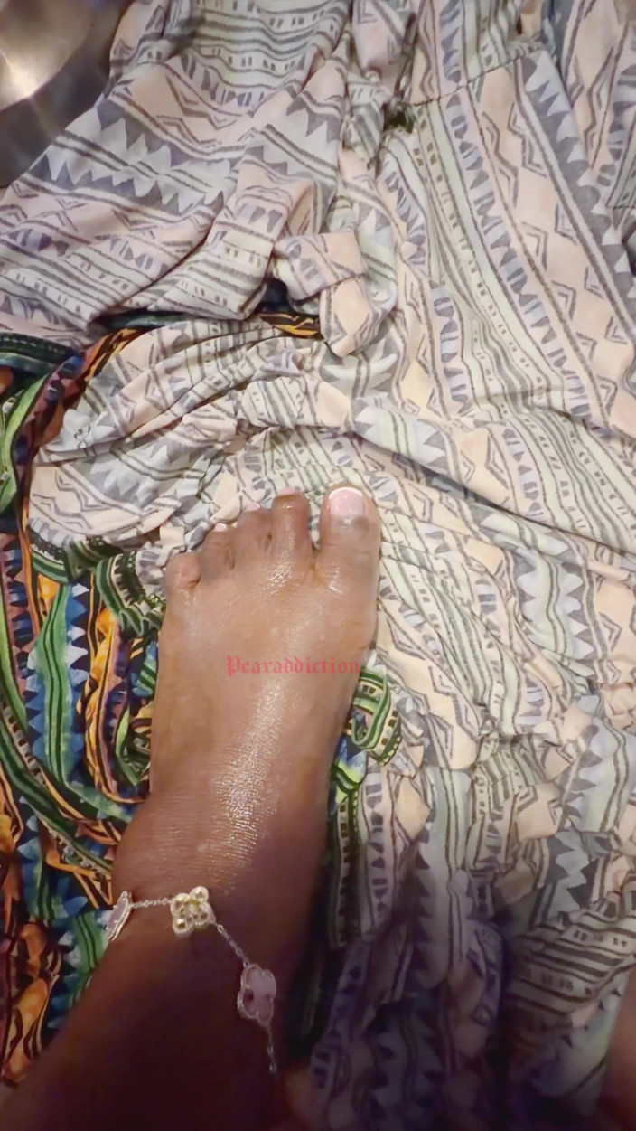 Pearaddiction: Feet Fetish