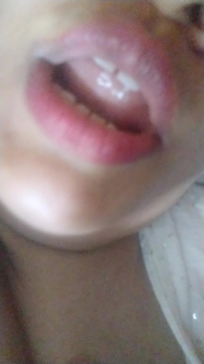 Dr_doom21: Bhabhiji's juicy lips with voice