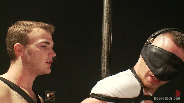 Bound gods: 크리스티안 와일드와 새로운 서브