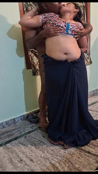 Wife in Saree Sex with Neighbour