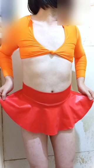 CarolCrossBsB: Heißer Femboy. Carol filmt shorts