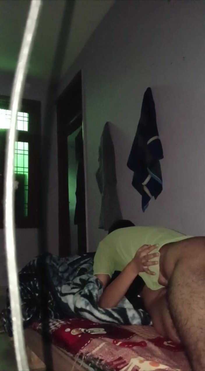 Rishi: 임대료를 원하지 않아, 보지의 목마름을 해소하고, 오랫동안 갈망해 왔으며, 보지의 목마름을 만족시켜 주세요.