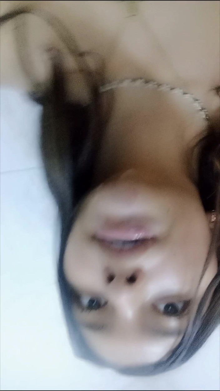 Prisila Devid: こんな風に私と一緒にシャワーを浴びているとき?