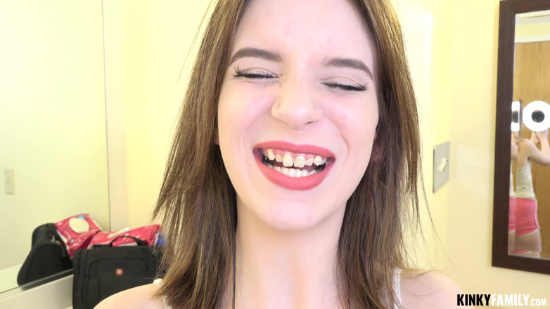 Kinky Family: Knullar styvbror för en vlog
