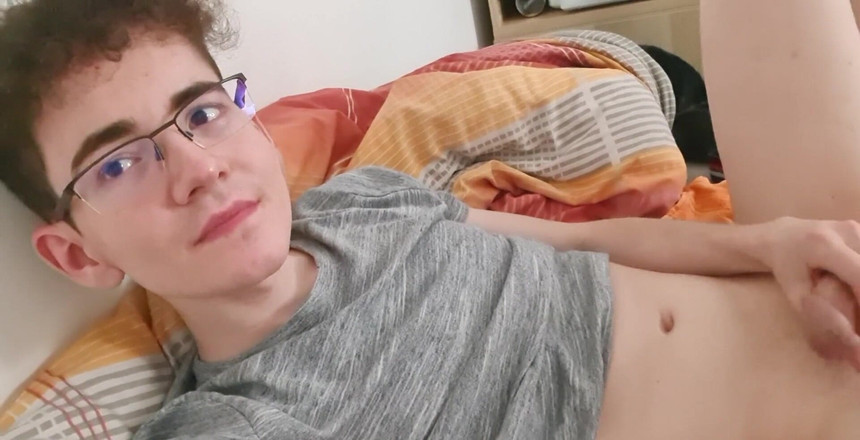 Prettyboi2000x: भगवान, मुझे अपने छेद में बड़ा लंड डालना पसंद है !! यह इतना अच्छा क्यों लगता है? मुझे नीचे अपने पसंदीदा भागों बताओ!