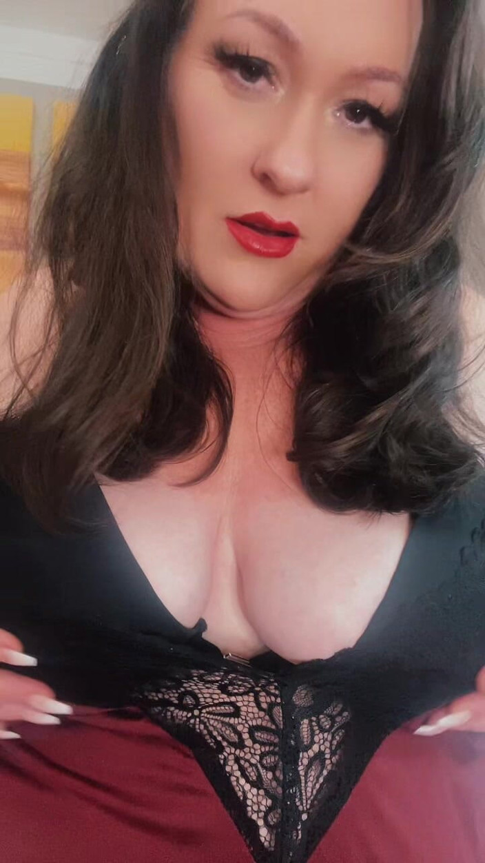 SanDiego8383: She Doesnt Suck-but Ill Take It All