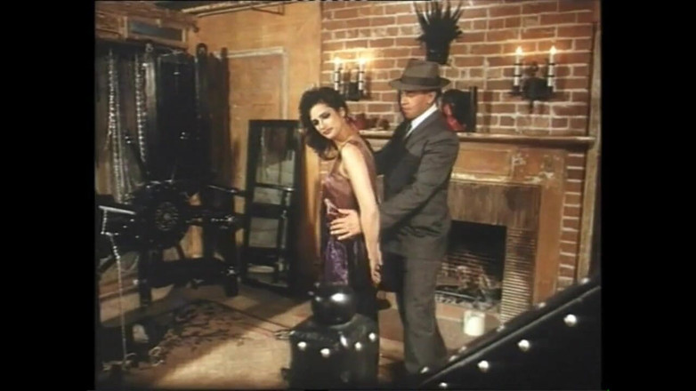 Vintage megastore: Sexy milf geneukt en klaarkomen in de mond door een...