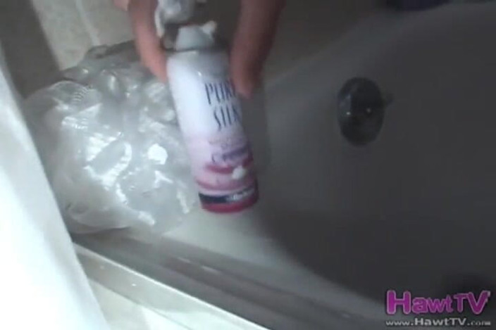 Tabatha Sweet: Tabatha shaving pubic hair