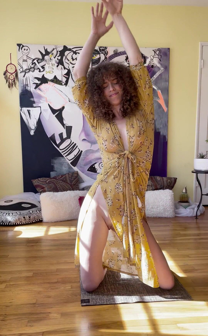 VibeWithMommy: 일부 Nekked 요가! 나와 함께 이동합니다. 당신이 무료로 설정 Itll.