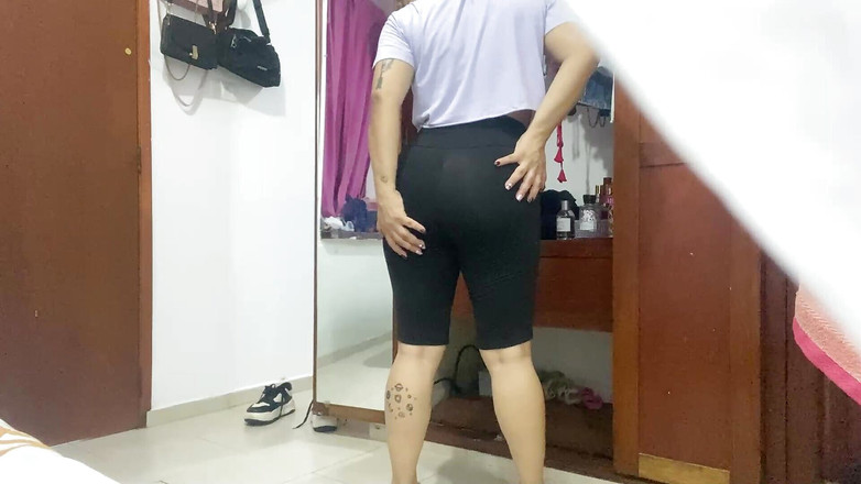 irina69star: Seni ganti baju bareng irina yang seksi