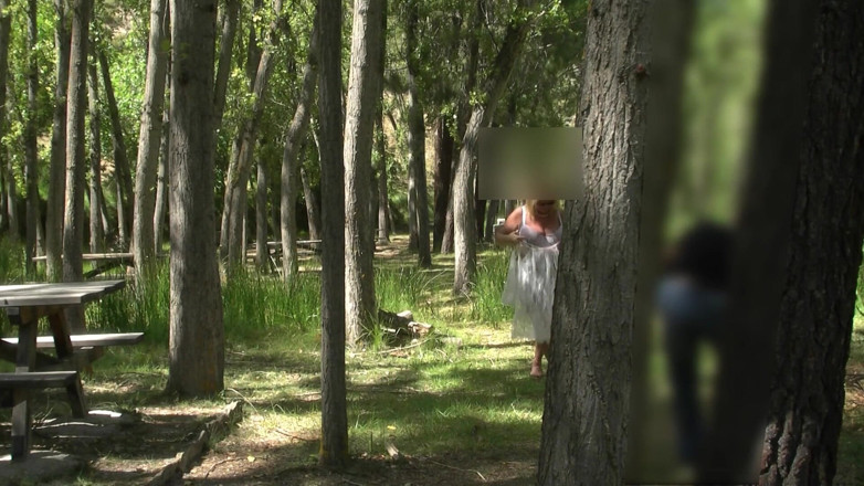 Julie Cunningham: Julie Cunningham servizio fotografico di una cliente nella foresta fuori