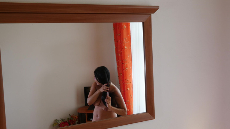 Peaches and Bananas: 乌克兰熟女christina - 梳发