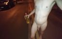 Dan Eagle: Douche de pisse nue dans la rue