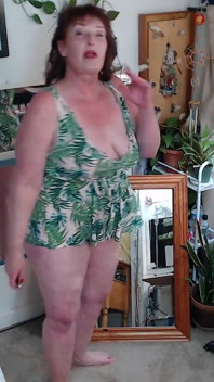 1006 Redheaded Dawnskye Showing off Her Silly Side, Ass Shaking and Bouncing, Dirty Talk Smoke a 100