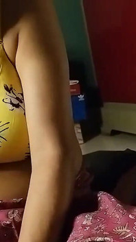 Video caldo fatto in casa che succhia il cazzo