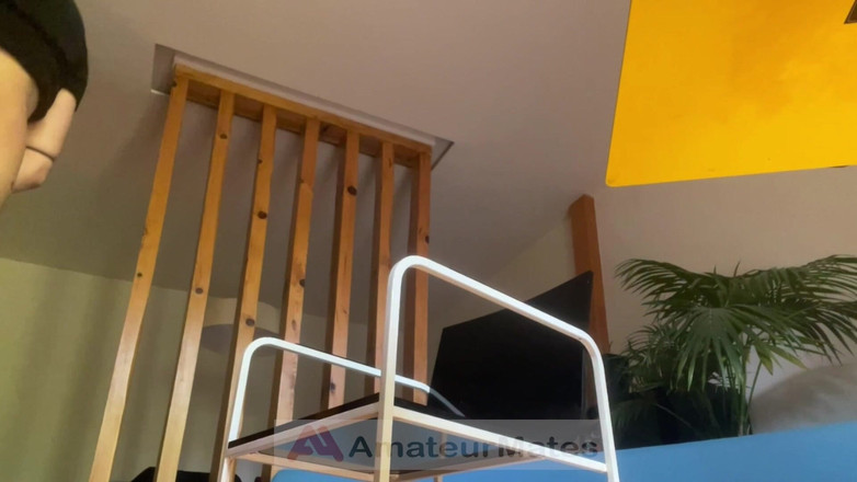 AmateurMates: Partie 2 - Le Coiffeur Intime: Cette Fois, Il Vient Chez Le...