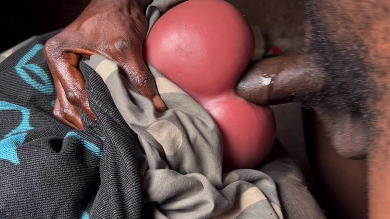 Bangcum8: Un culo stretto per un grosso cazzo